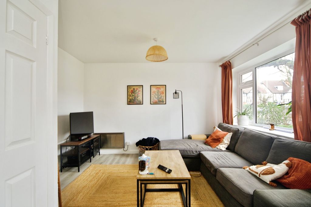 Property photo 2 of 19 Pbox-Img.Jpg