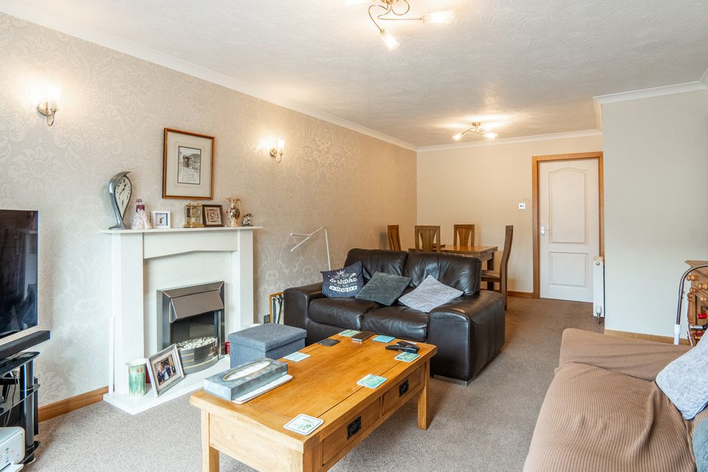 Property photo 3 of 40