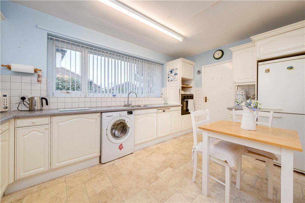 Property photo 2 of 16 Breakfast Kitchen
