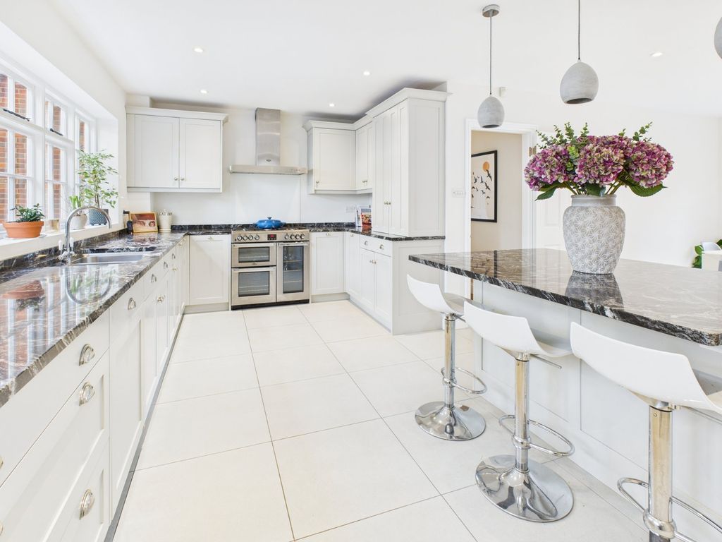 Property photo 2 of 16 Picture No. 04