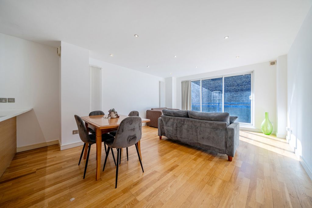 Property photo 1 of 20 1487449-22-6A55E8...