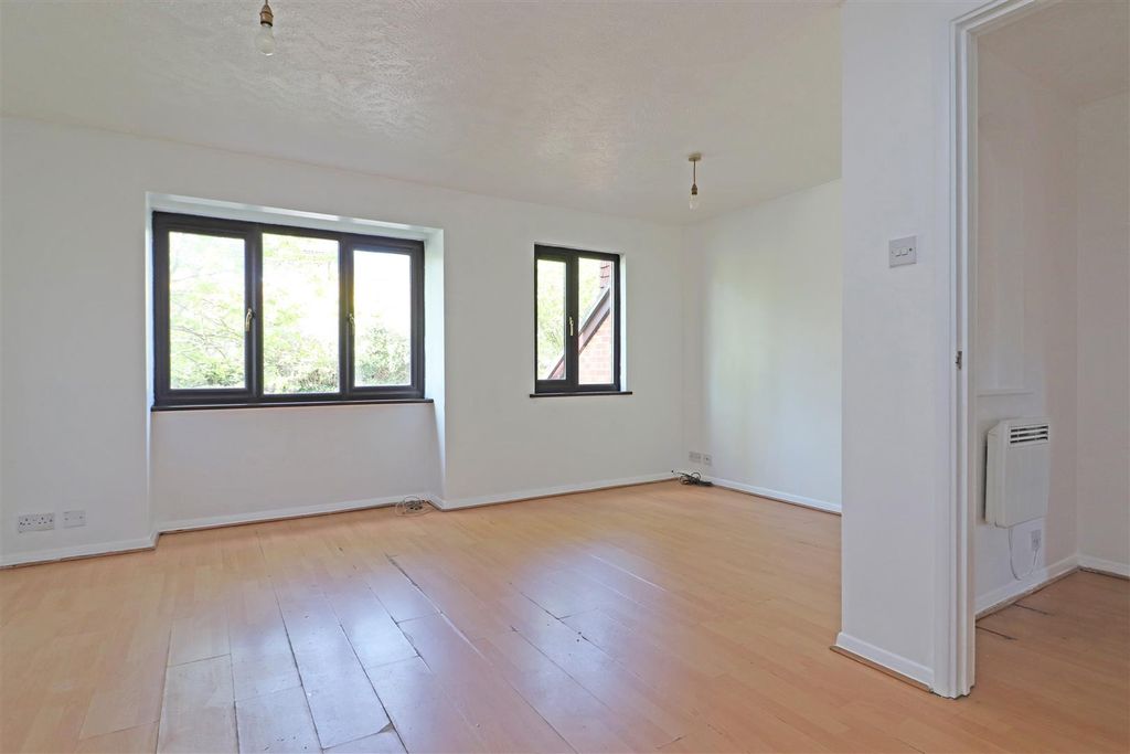 Property photo 2 of 13 2