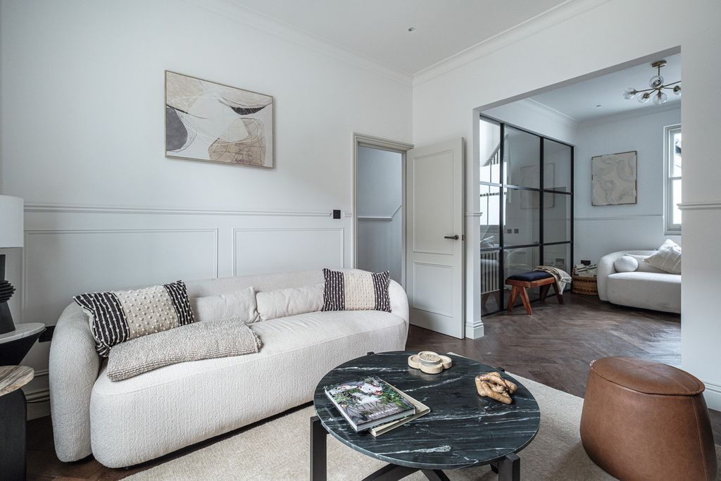 Property photo 3 of 26