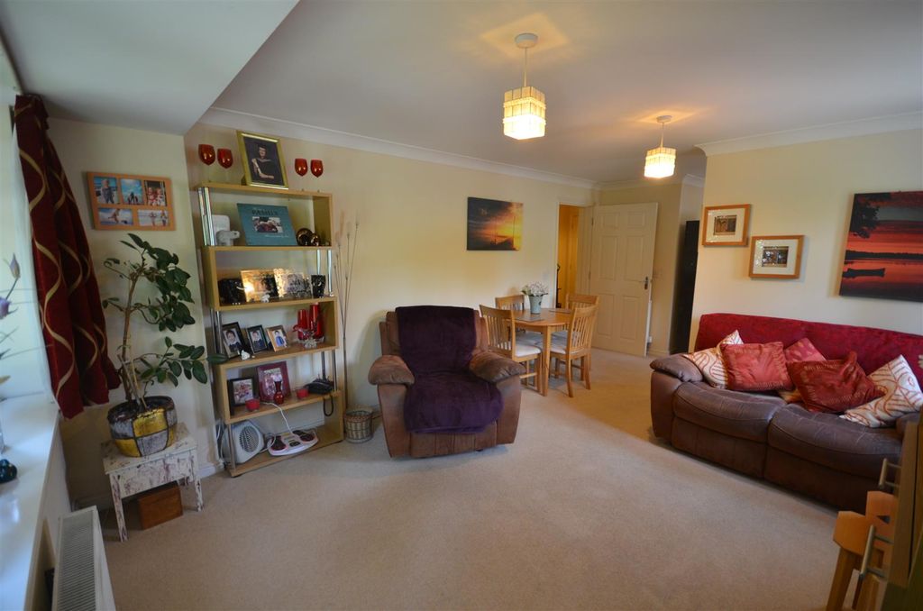 Property photo 3 of 9