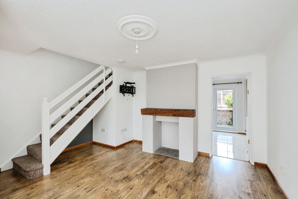 Property photo 3 of 20 Pbox-Img.Jpg