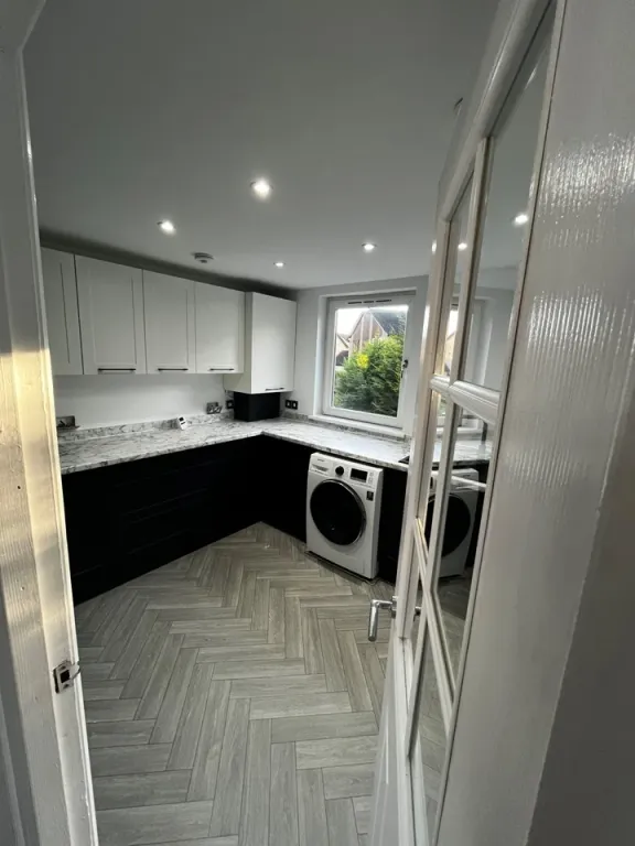 Property photo 1 of 17 Cover