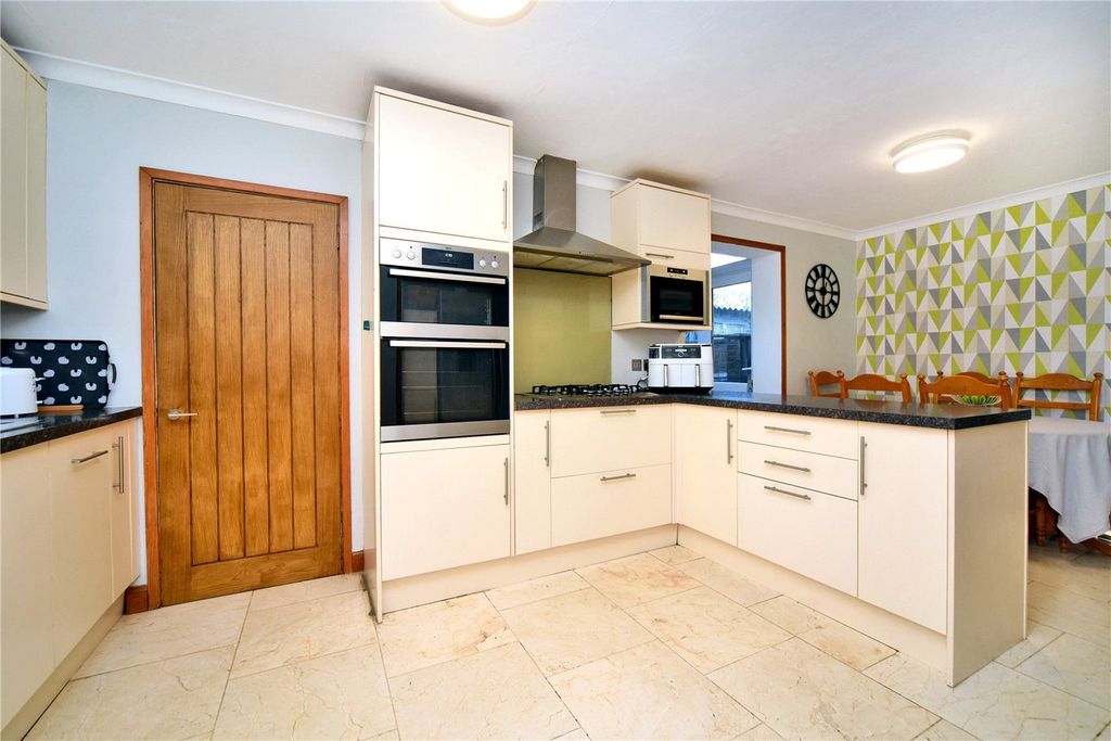 Property photo 2 of 21 Picture No. 03