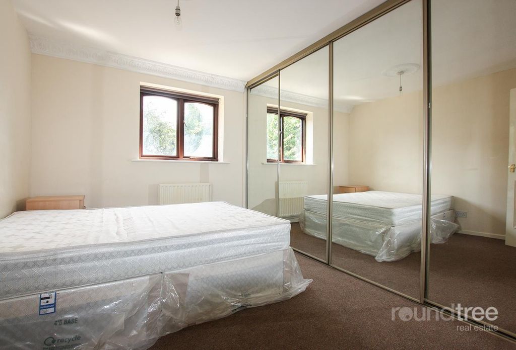 Property photo 3 of 7 (Main)