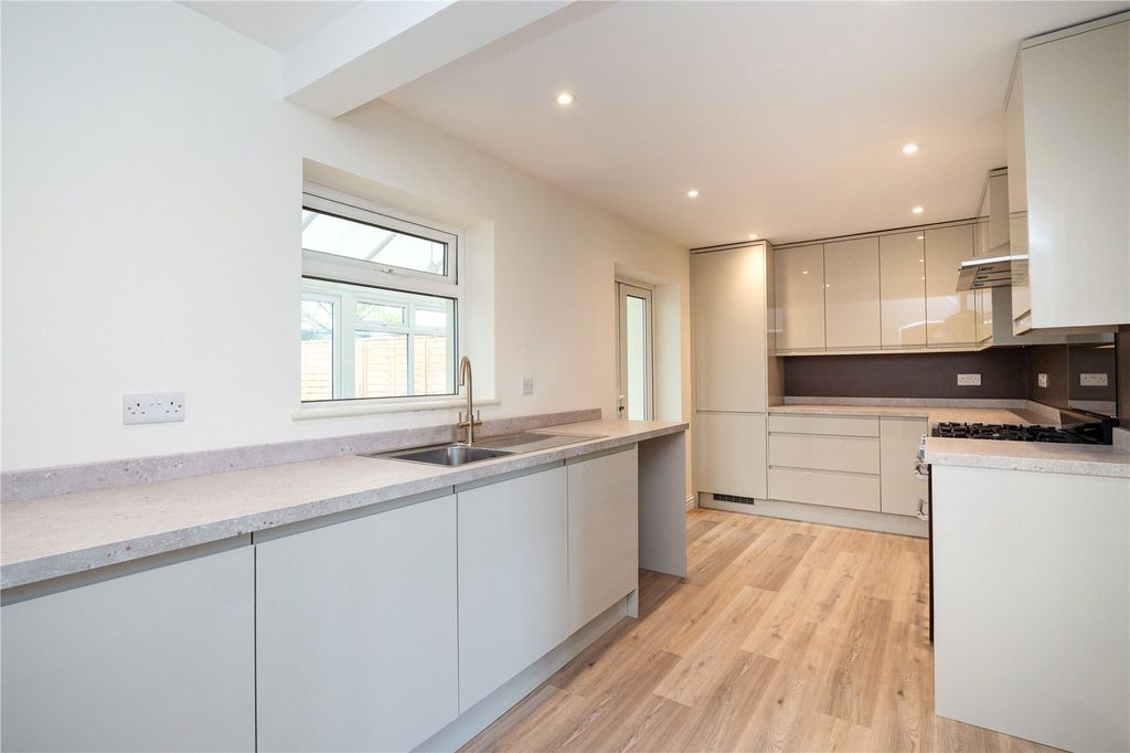 Property photo 3 of 26 Picture No. 35