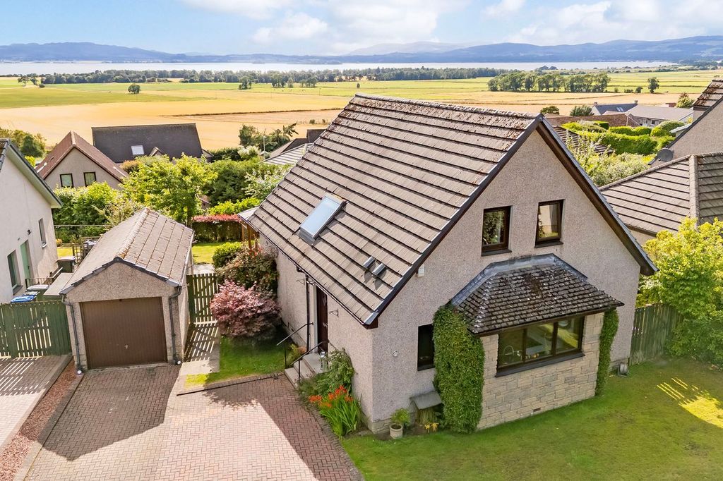 Property photo 2 of 16