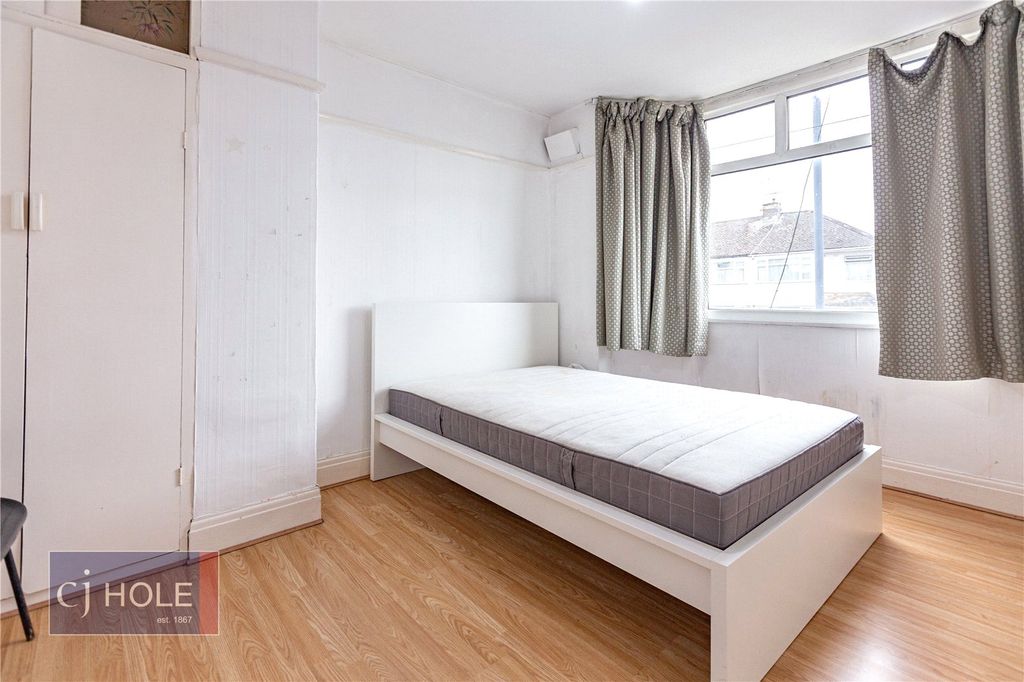 Property photo 1 of 15 Picture No. 20