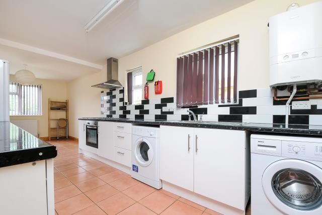 Property photo 3 of 10 Kitchen View 2