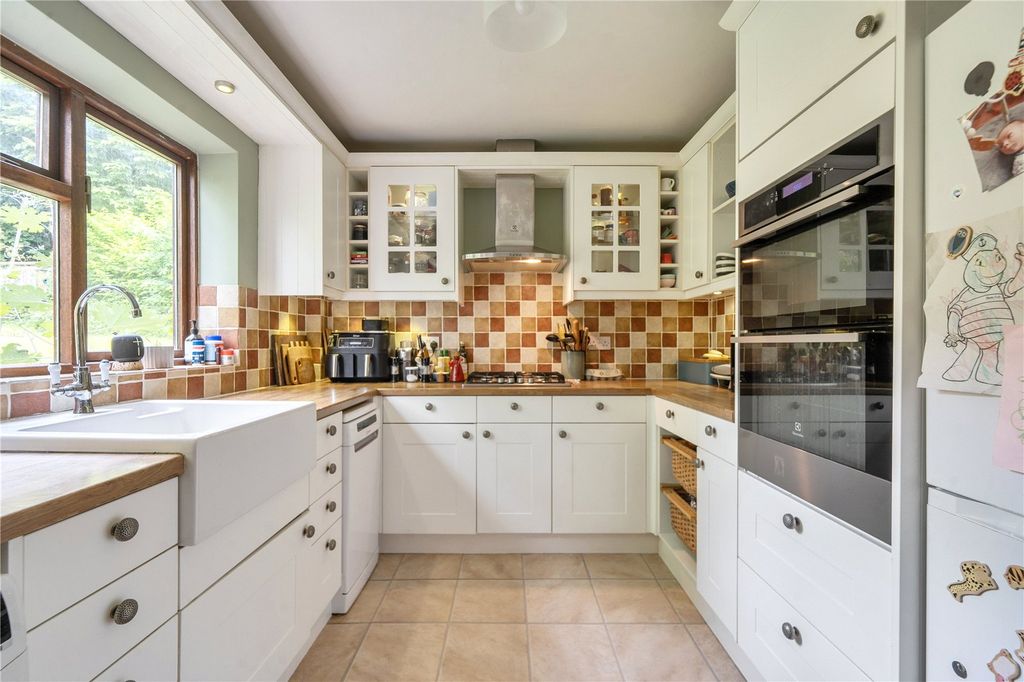 Property photo 2 of 24 Picture No. 25