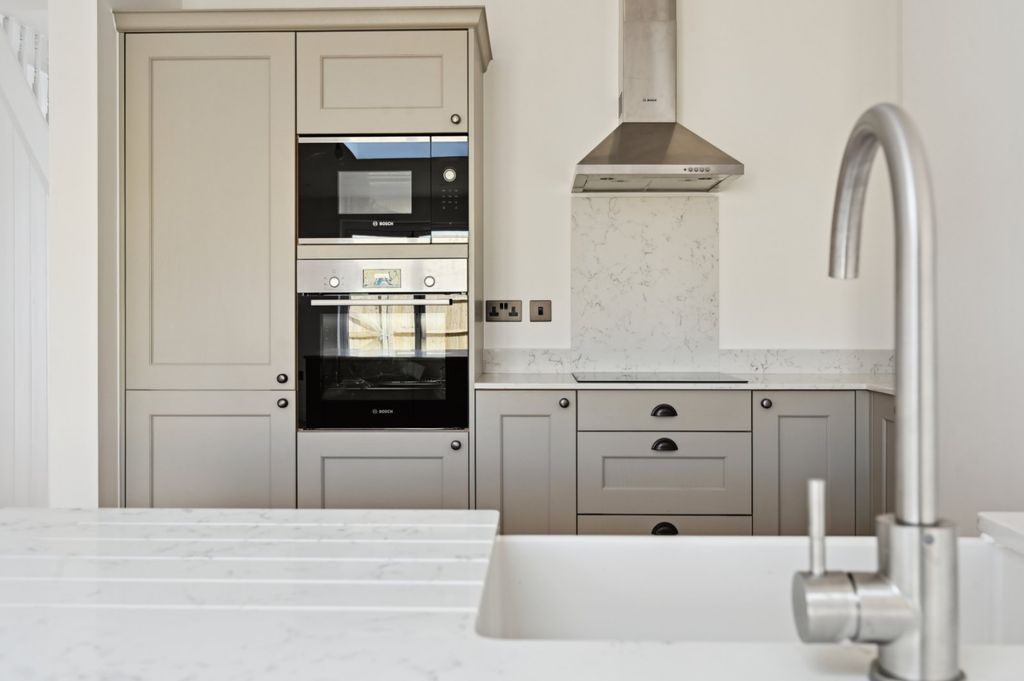 Property photo 2 of 13 Kitchen