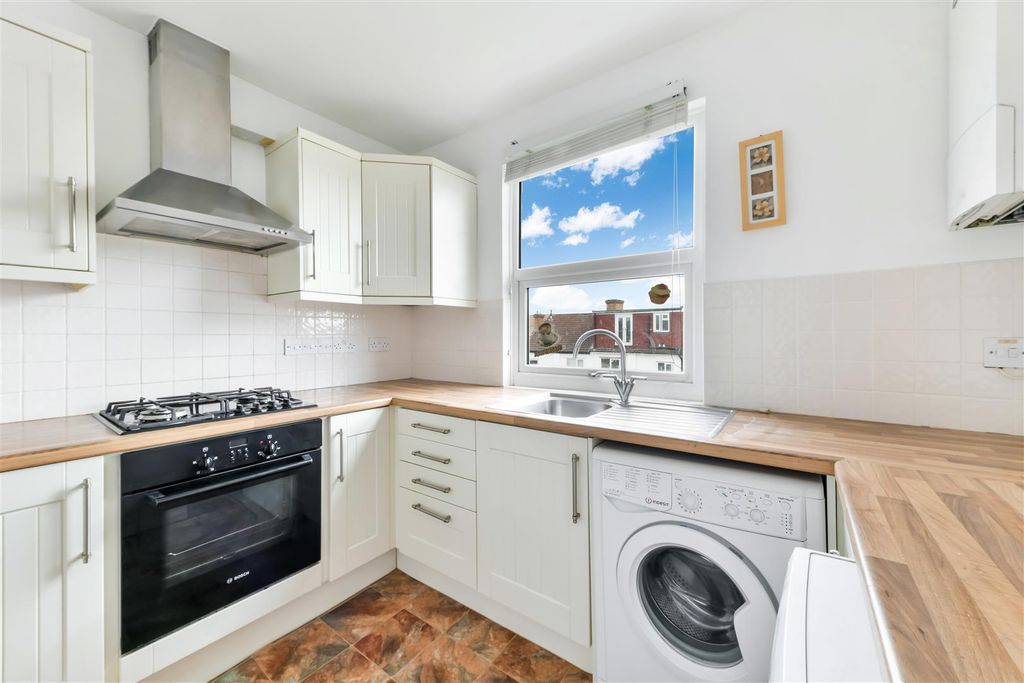 Property photo 3 of 9