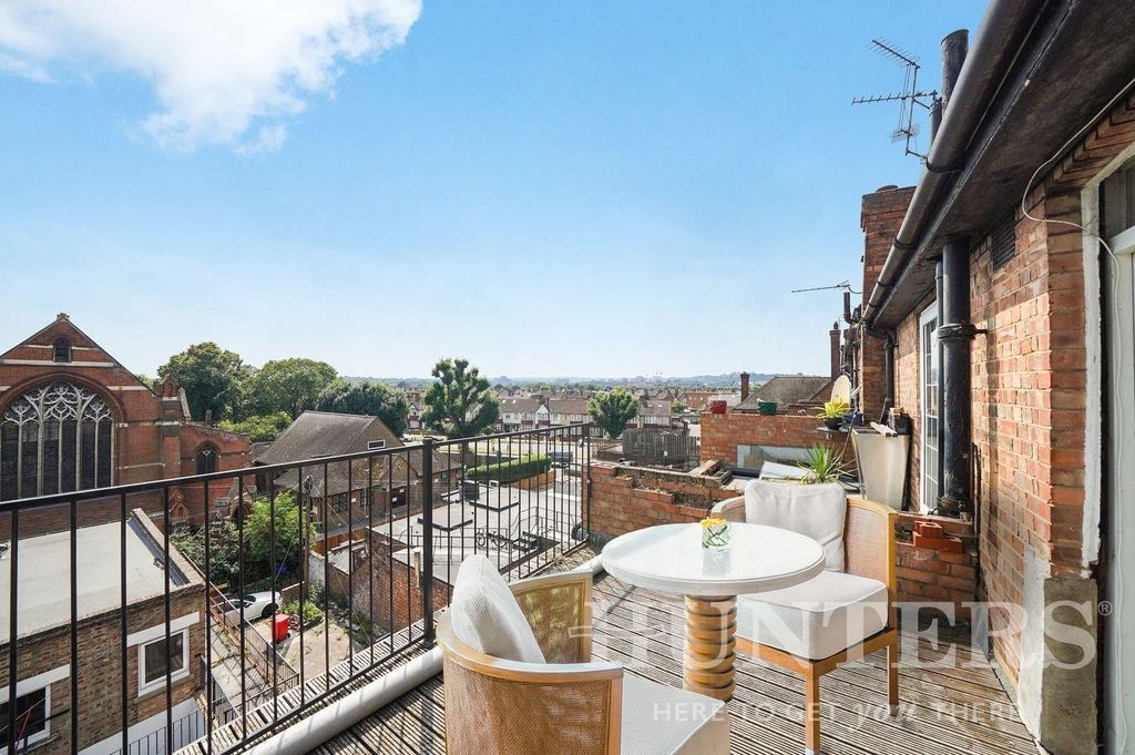 Property photo 3 of 24 407B Lordship Lane - 43Yapntvtqqfwsfmdyqf.Jpg