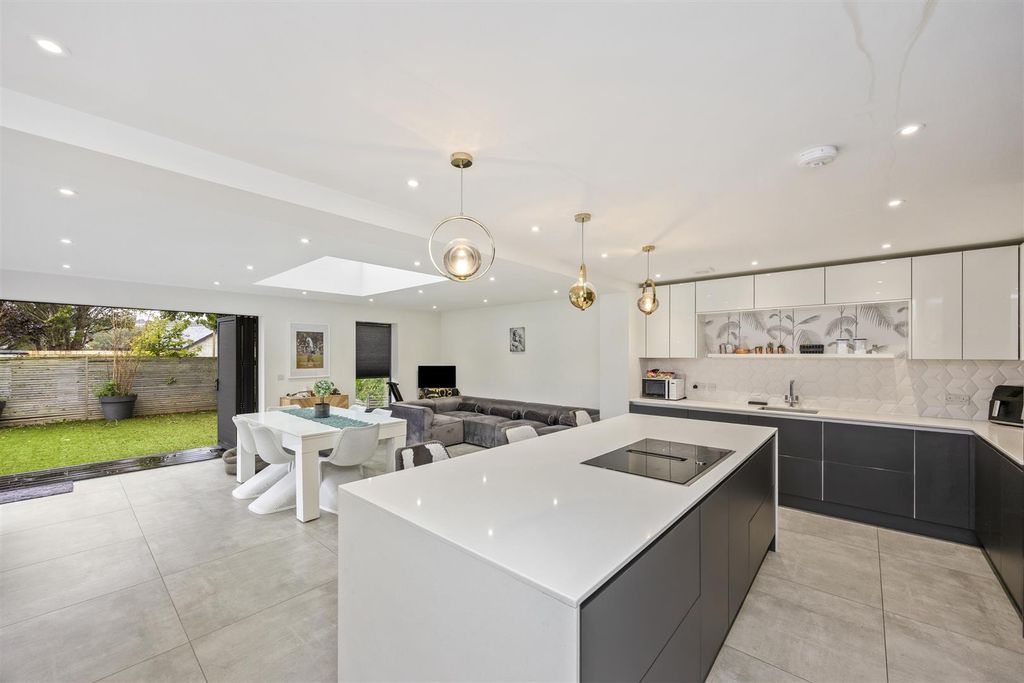 Property photo 2 of 23 Colebrook Road_17_012.Jpg