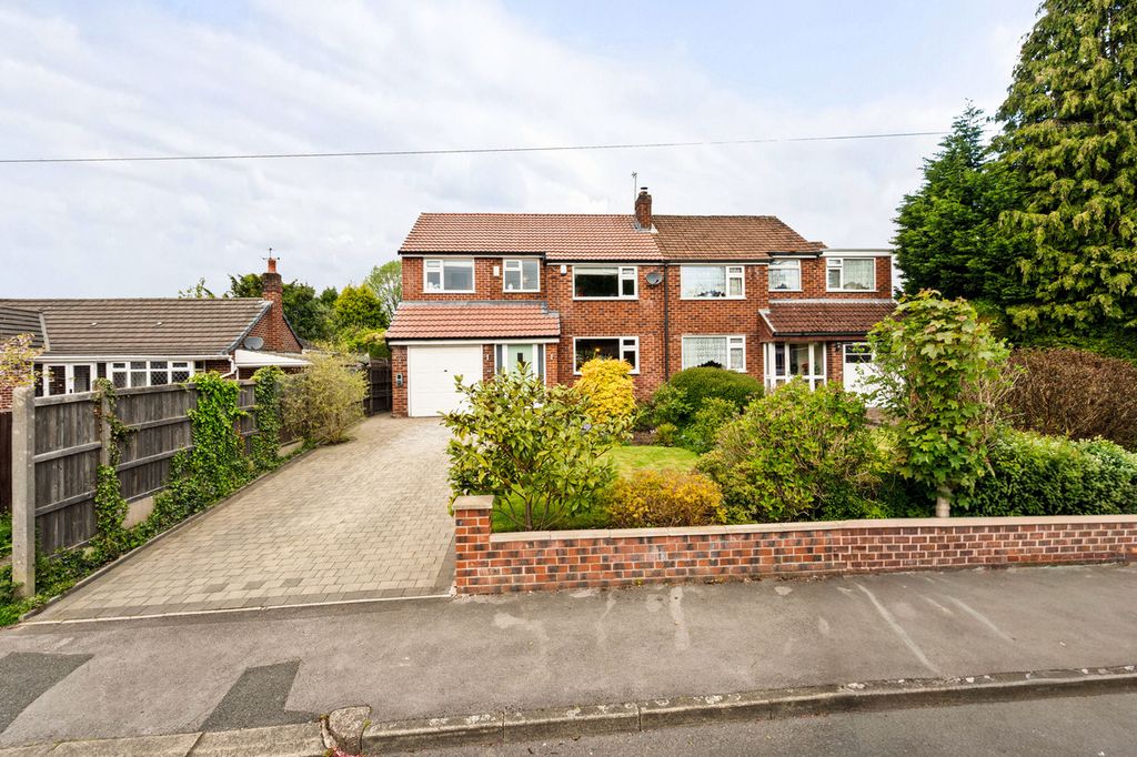 Property photo 2 of 32
