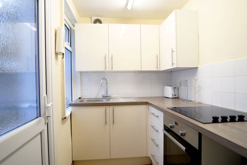 Property photo 2 of 11 Kitchen