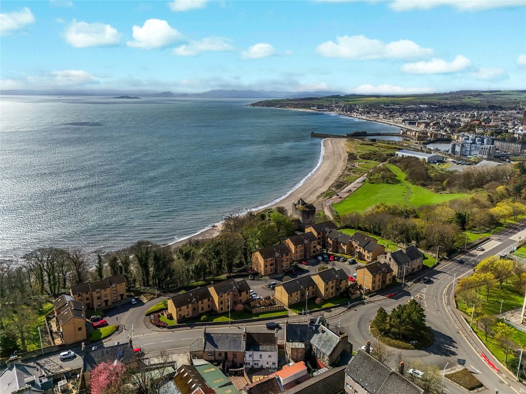 Property photo 2 of 22 Picture No. 24