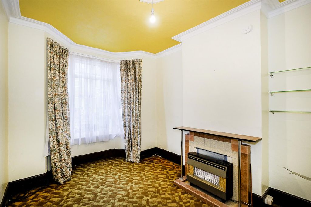 Property photo 2 of 21