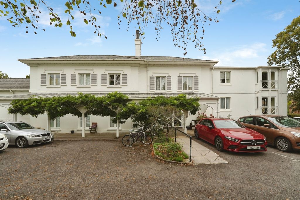 Property photo 2 of 9 General View
