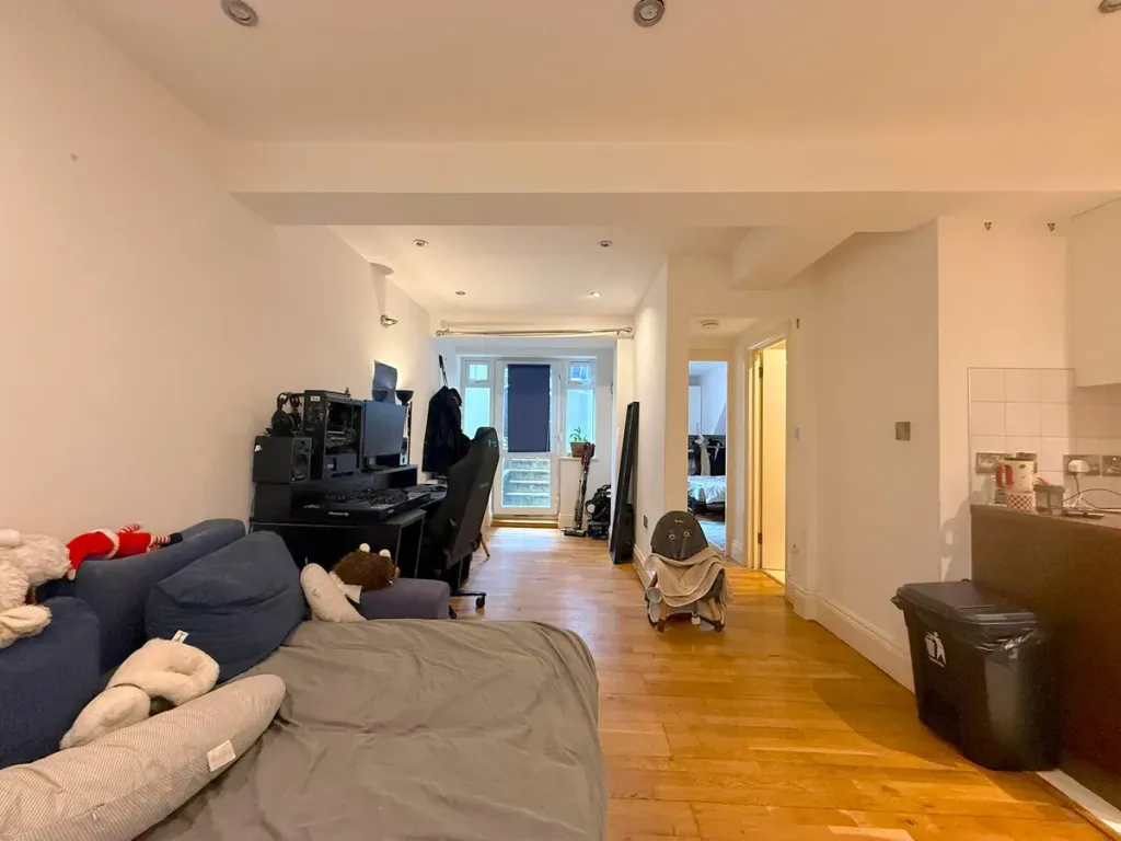 Property photo 1 of 6