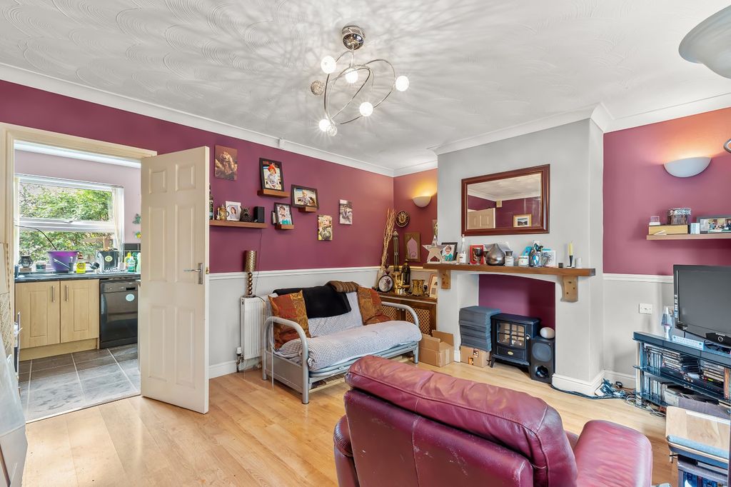 Property photo 3 of 14 Picture 3