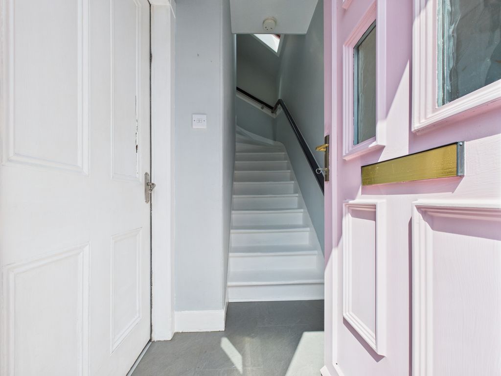 Property photo 3 of 20 Cam05526G0-Pr0005-Still013