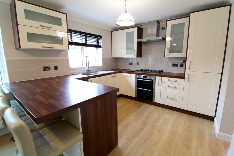 Property photo 2 of 17 Kitchen/Diner