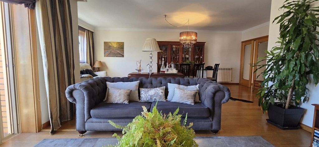 Property photo 1 of 26 Magnificent 3+1 Bedroom Apartment With 185m² And 2 Box Garages - Vila Nova De Gaia | Golden Hou
