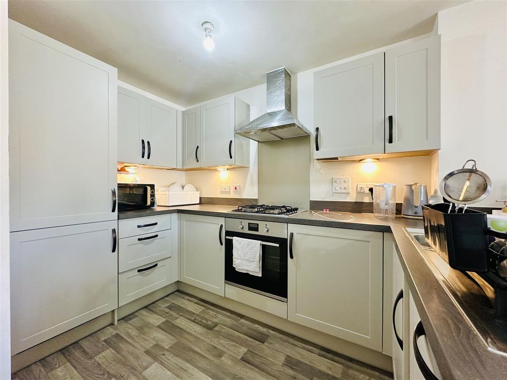 Property photo 3 of 14 Kitchen / Diner