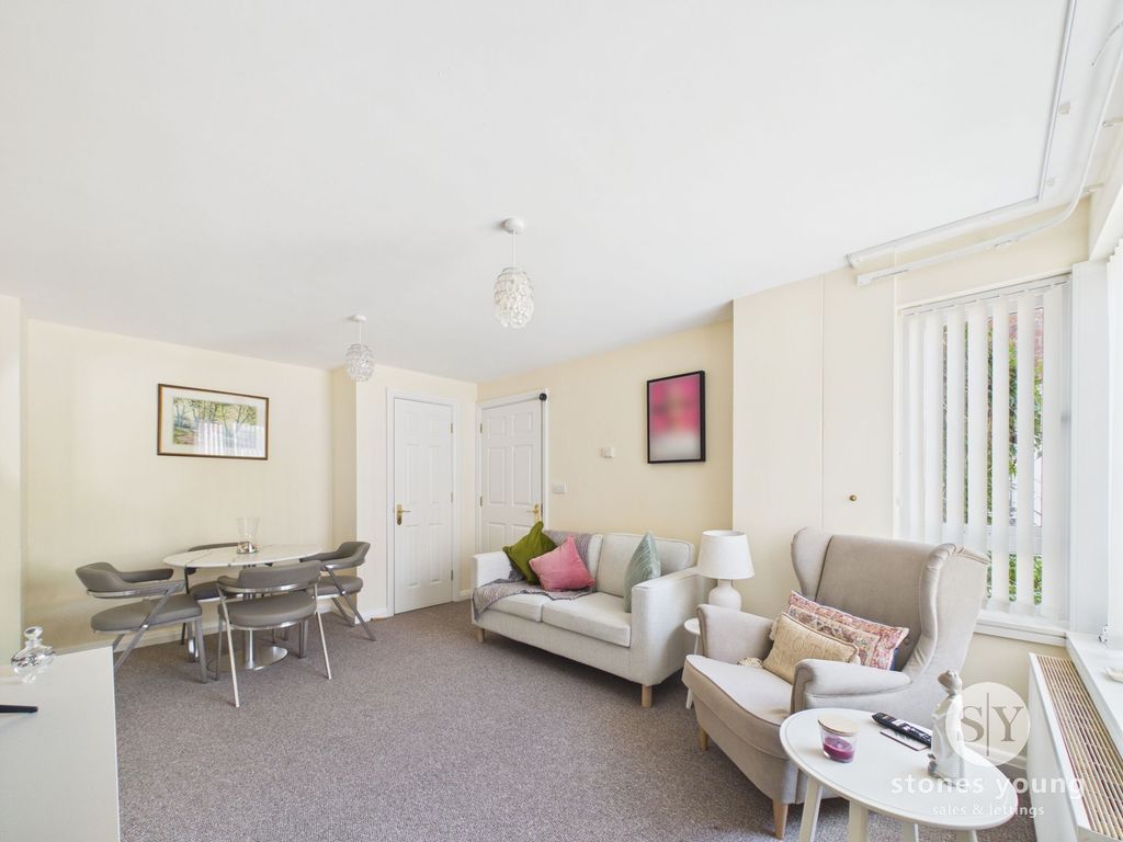 Property photo 3 of 12