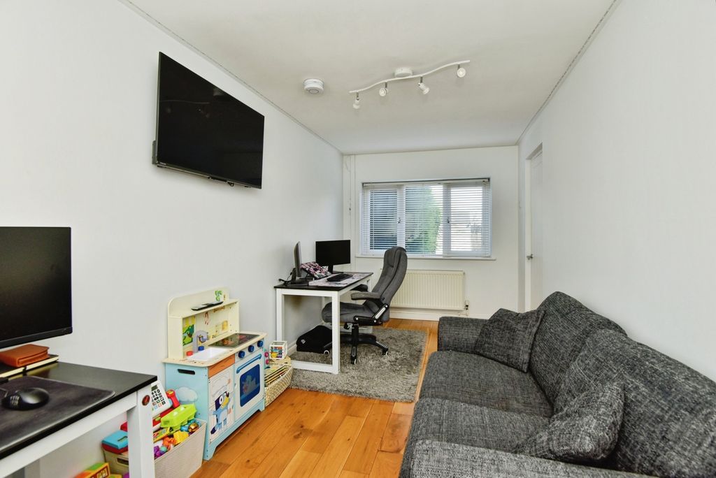 Property photo 2 of 13 Pbox-Img.Jpg