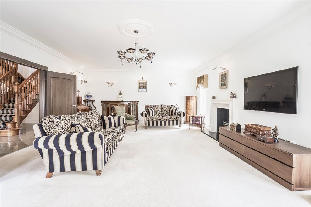 Property photo 2 of 34 Picture No. 04
