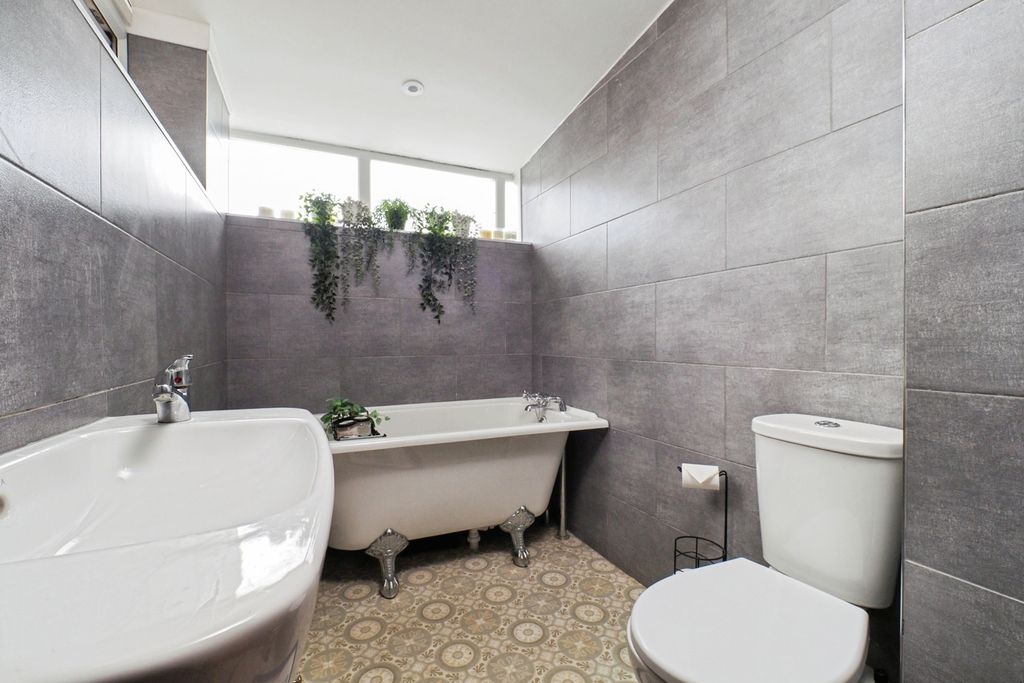 Property photo 3 of 20 Pbox-Img.Jpg