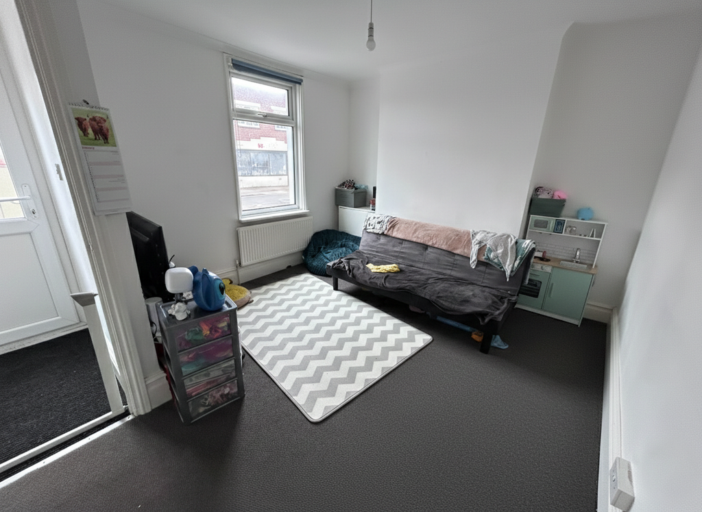 Property photo 2 of 8