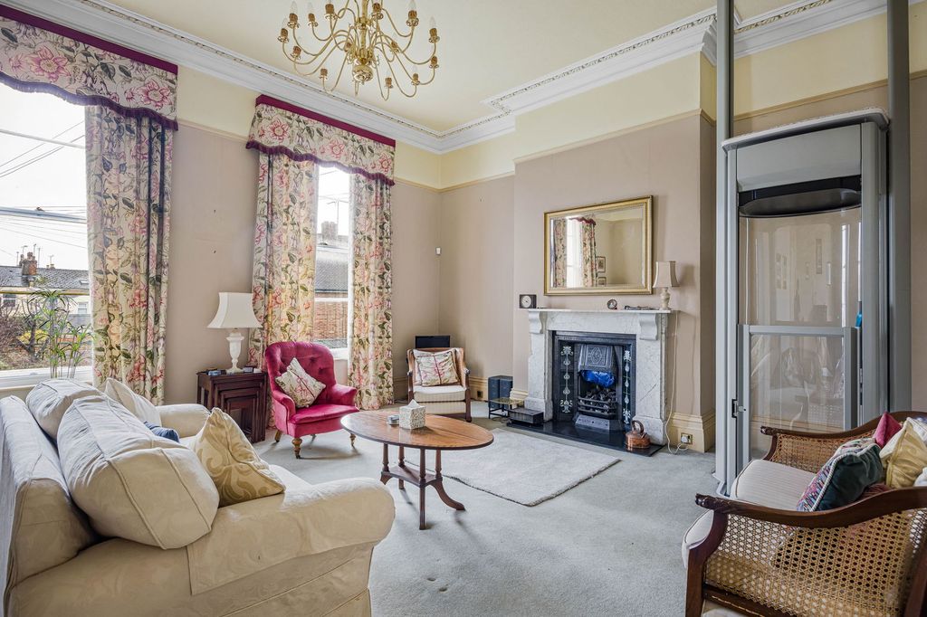 Property photo 3 of 22