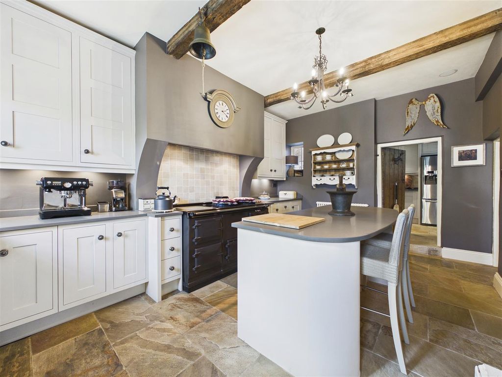 Property photo 3 of 49 80c0Bee0d41B43F4A61E5A90Afd57451_100_Cam05476G0-Pr