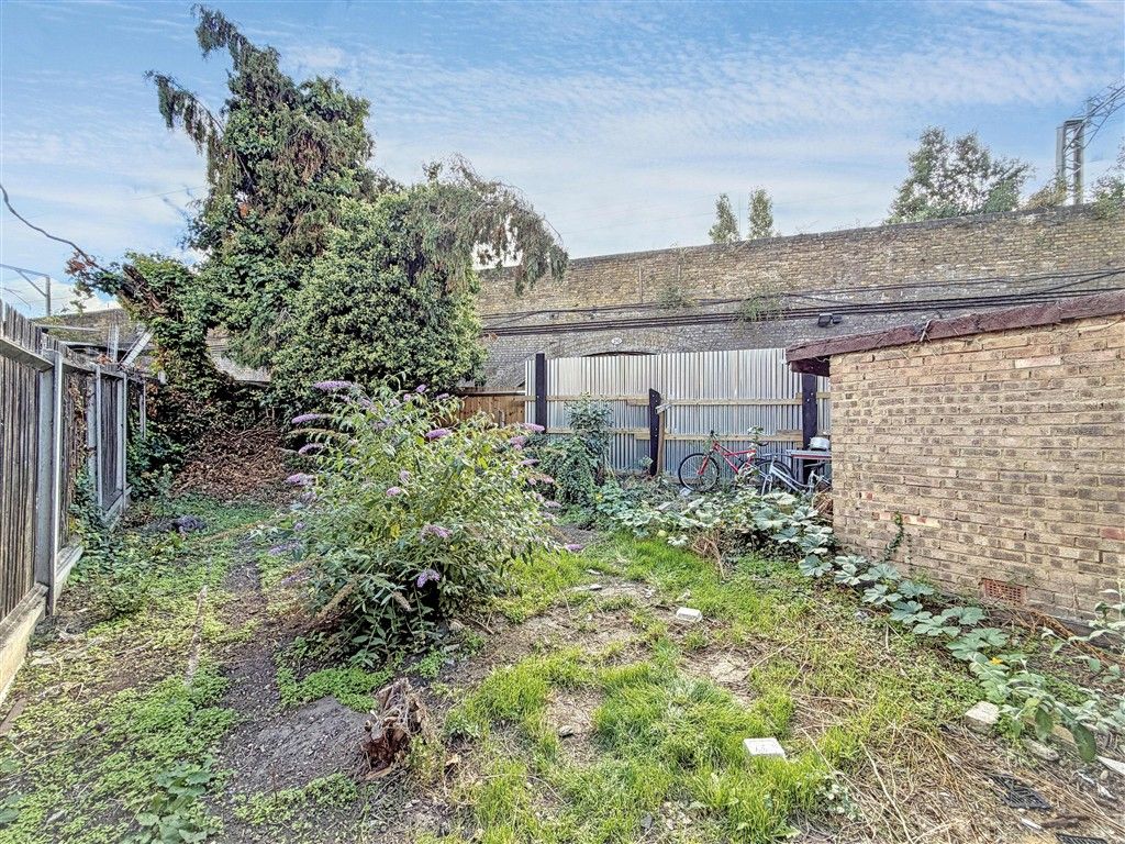 Property photo 2 of 5