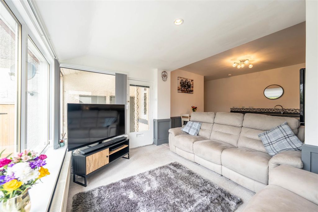 Property photo 2 of 21 Dsc03521-Hdr.Jpg