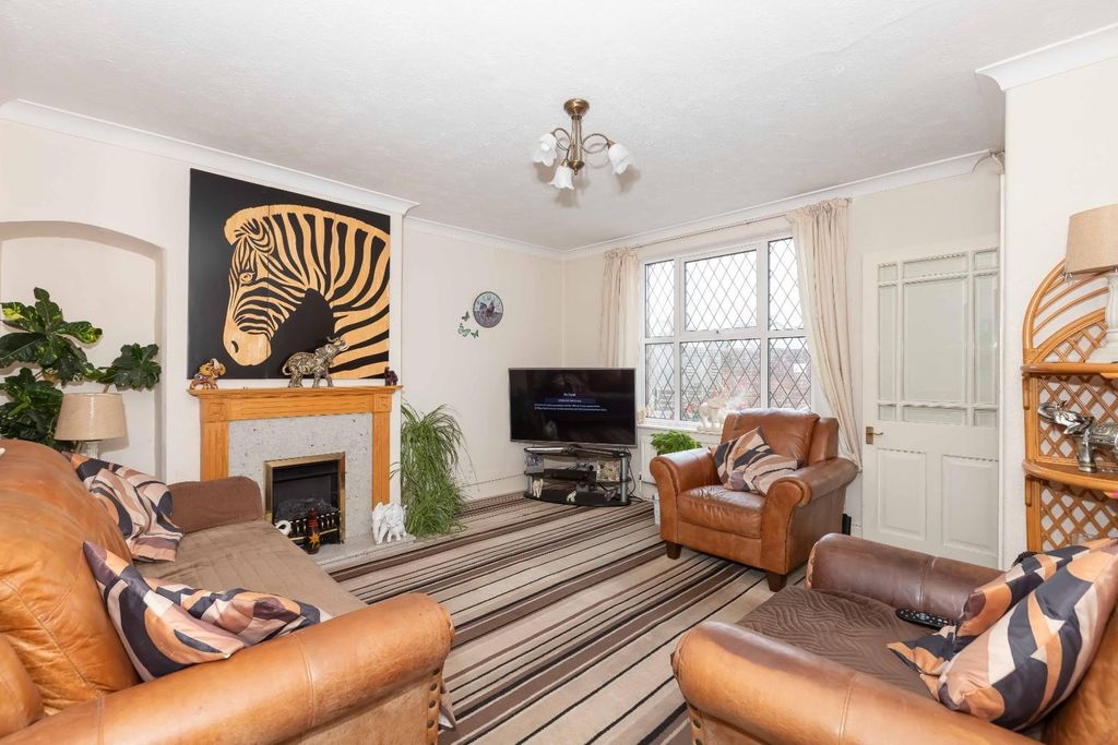Property photo 3 of 19 Bessborough_2.Jpg