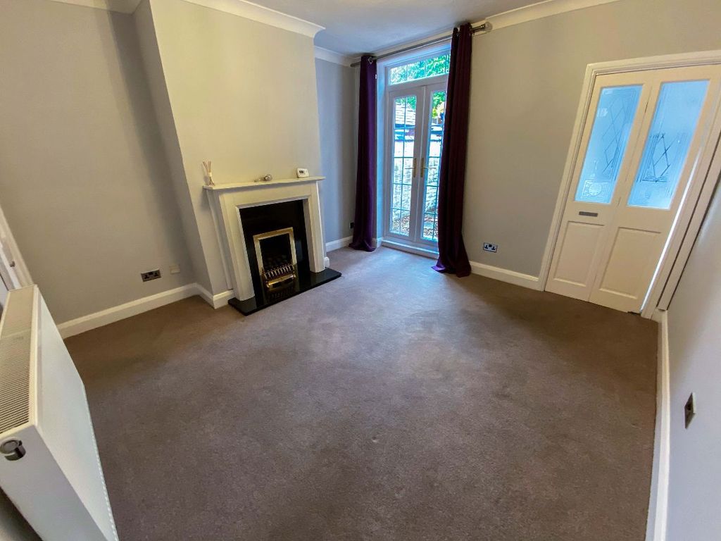 Property photo 3 of 13 Middle Reception Room