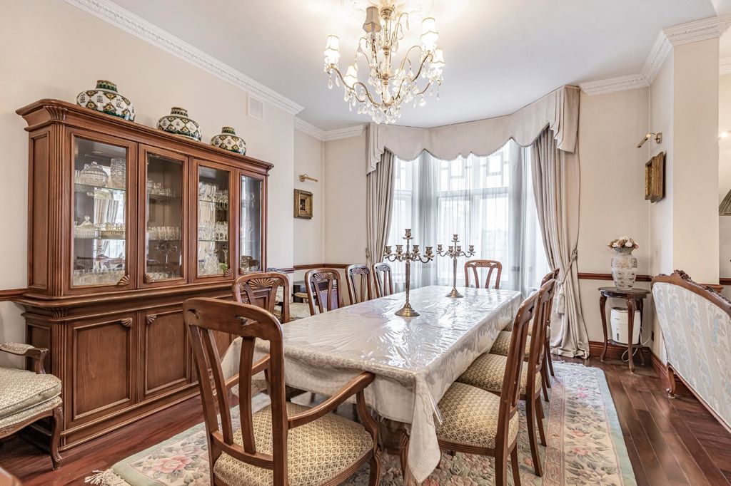 Property photo 3 of 23 Picture No. 17