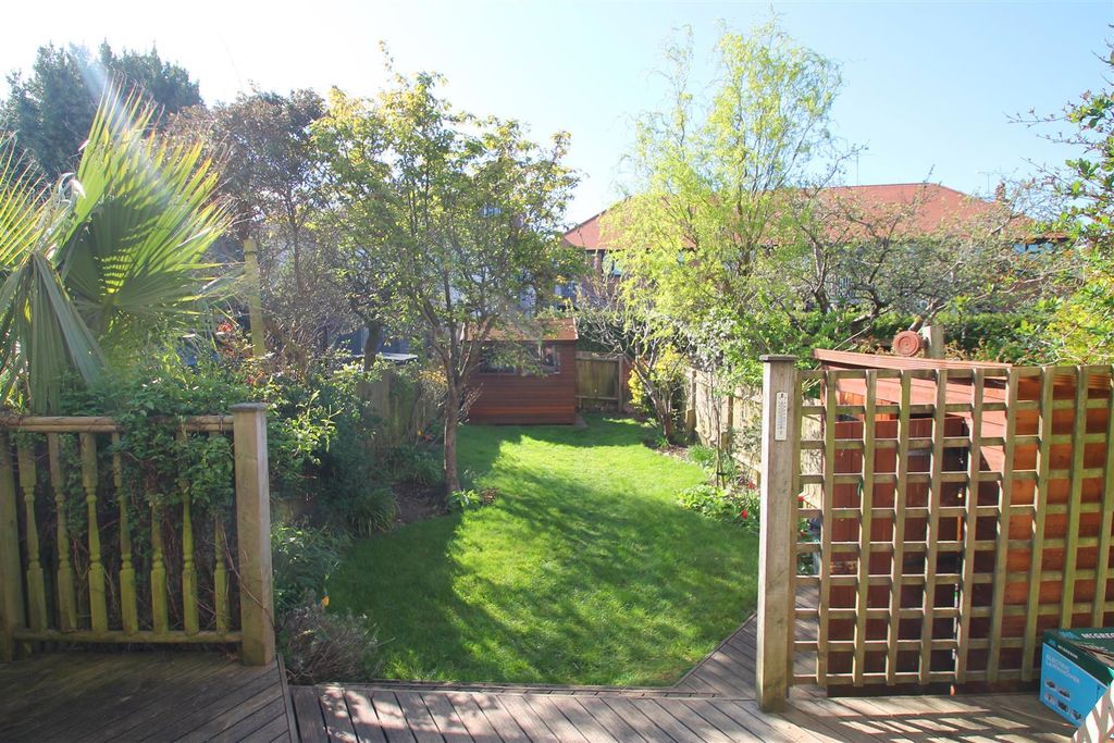 Property photo 3 of 13 Garden