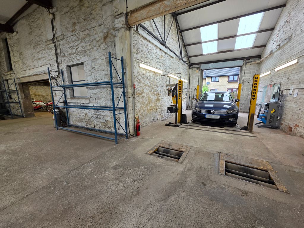 Property photo 3 of 10