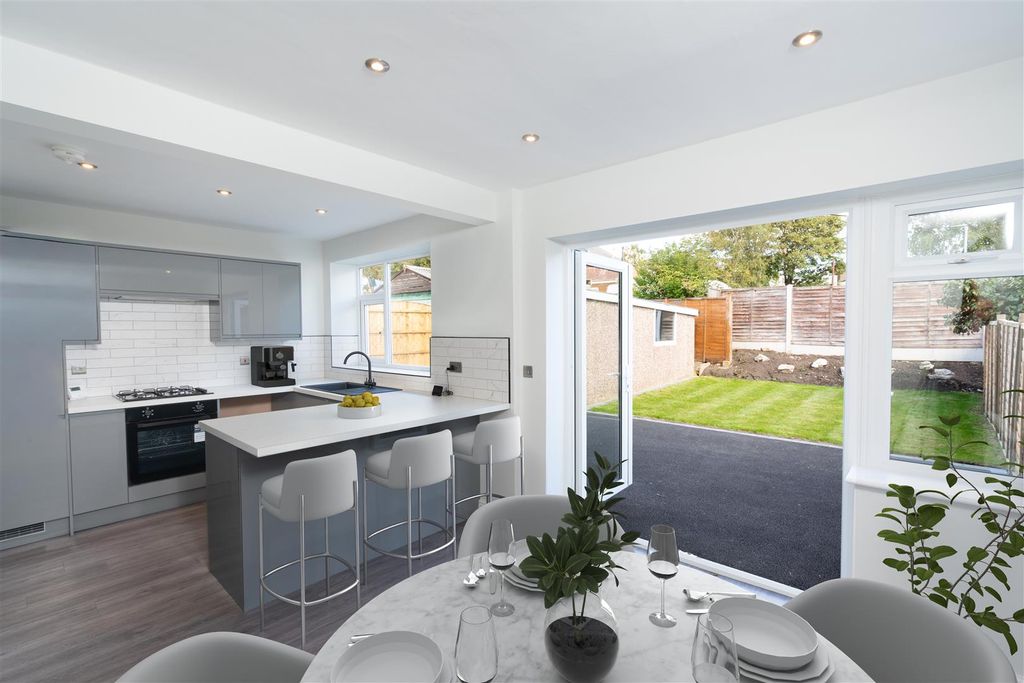 Property photo 2 of 10 Field End Kitchen.Jpg