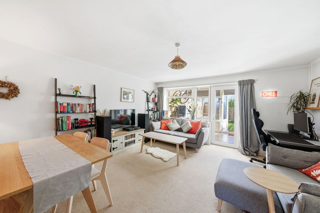 Property photo 3 of 14