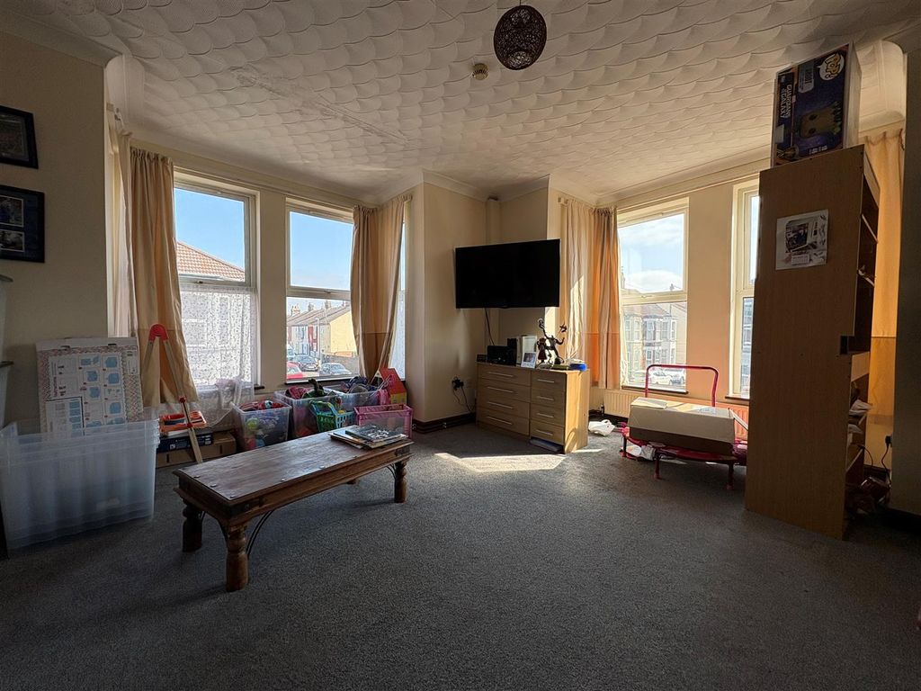 Property photo 2 of 6 Lr.Jpg