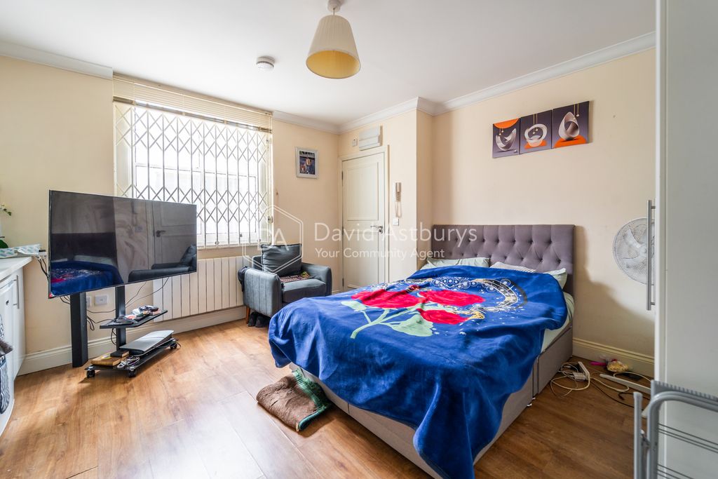 Property photo 1 of 7 Mba07193